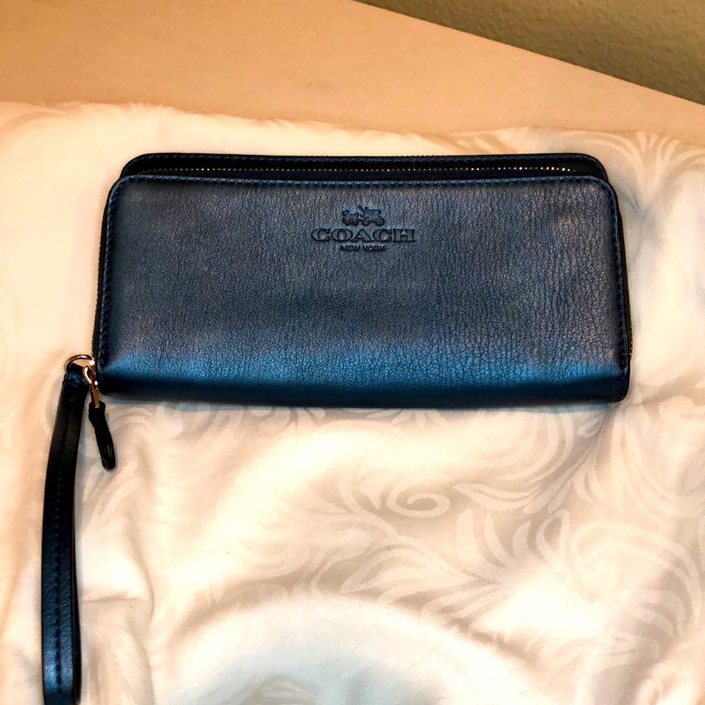 COACH Leather Double Accordion Zip Wallet/Wristlet